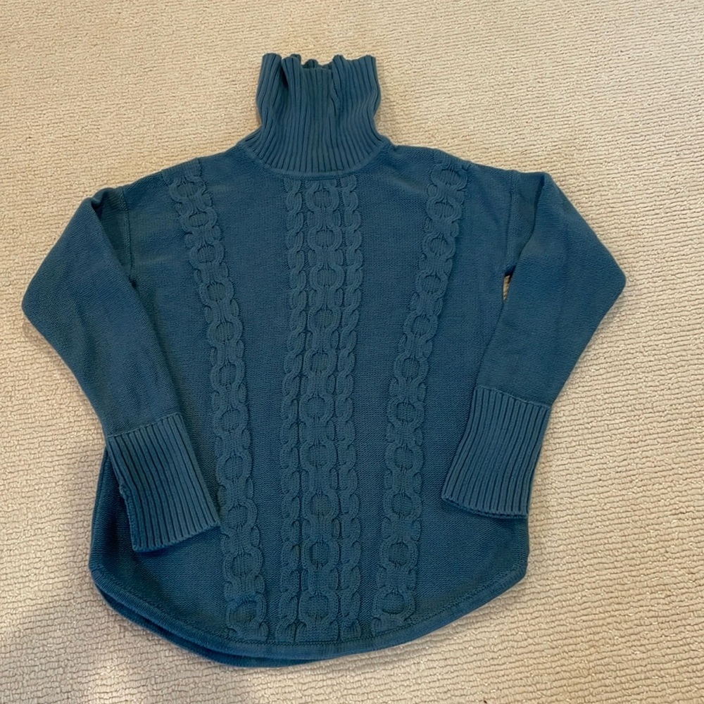 Llbean 100% cotton cable knit sweater